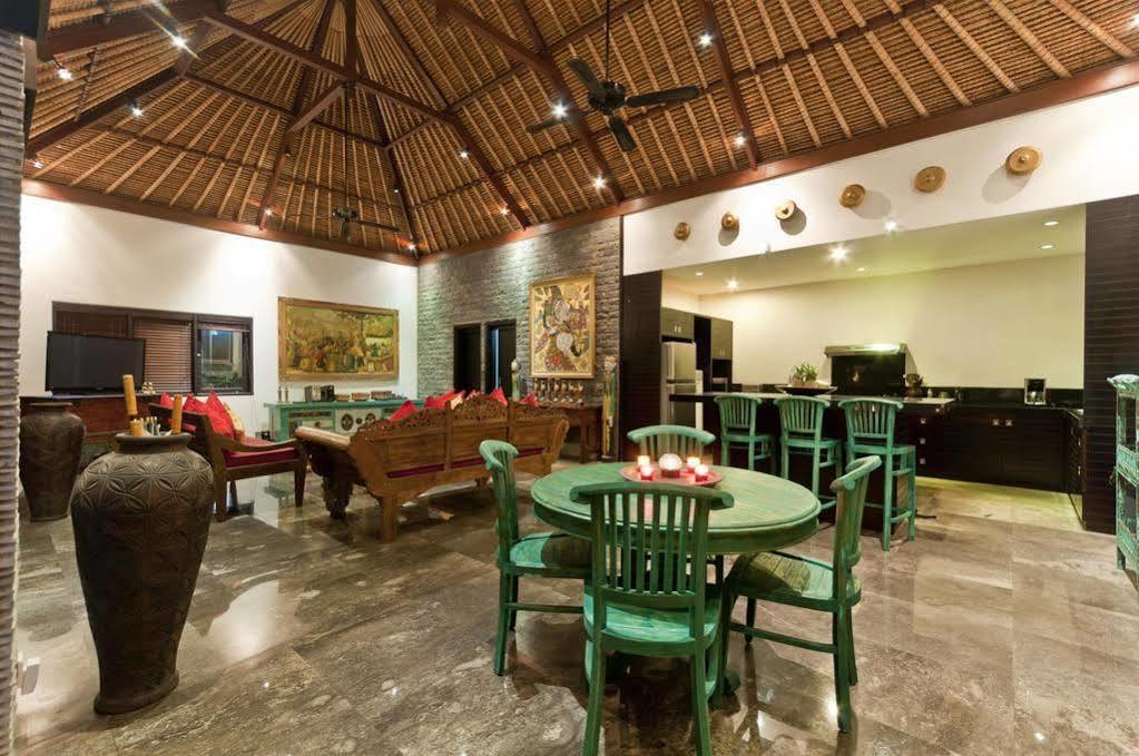 Villa Mahkota Seminyak  Luaran gambar